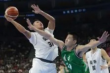 包含广东宏远击败辽宁男篮，CBA争冠悬念持续升温的词条