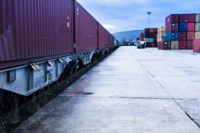 攻防体系运转顺畅，整体表现稳步提升