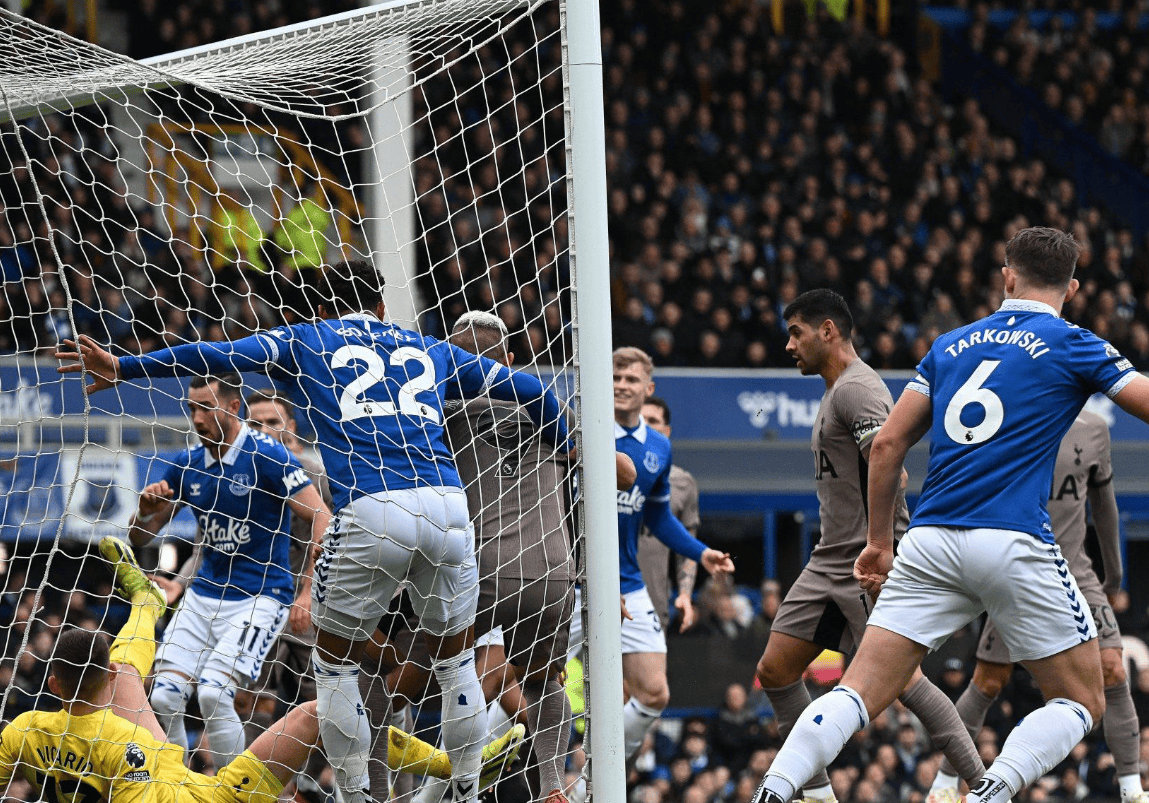 利物浦客场击败埃弗顿，德比战全取三分