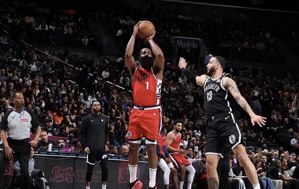 关于太阳NBA战胜洛杉矶快船布克关键跳投的信息