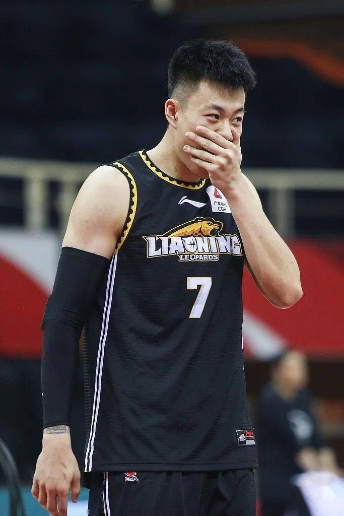 辽宁男篮CBA战胜江苏男篮张镇麟暴扣点燃全场