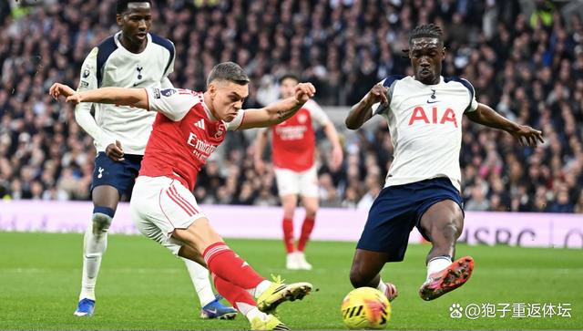 阿森纳英超力克热刺，萨卡关键进球的简单介绍