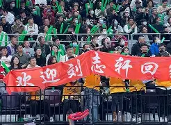 辽宁男篮CBA战胜江苏男篮张镇麟暴扣得分 辽宁男篮CBA战胜江苏男篮张镇麟暴扣得分