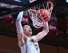 辽宁男篮CBA战胜江苏男篮张镇麟暴扣得分 辽宁男篮CBA战胜江苏男篮张镇麟暴扣得分