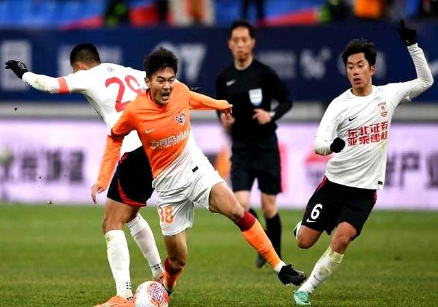 包含联赛争夺进入白热，压力全面升级的词条